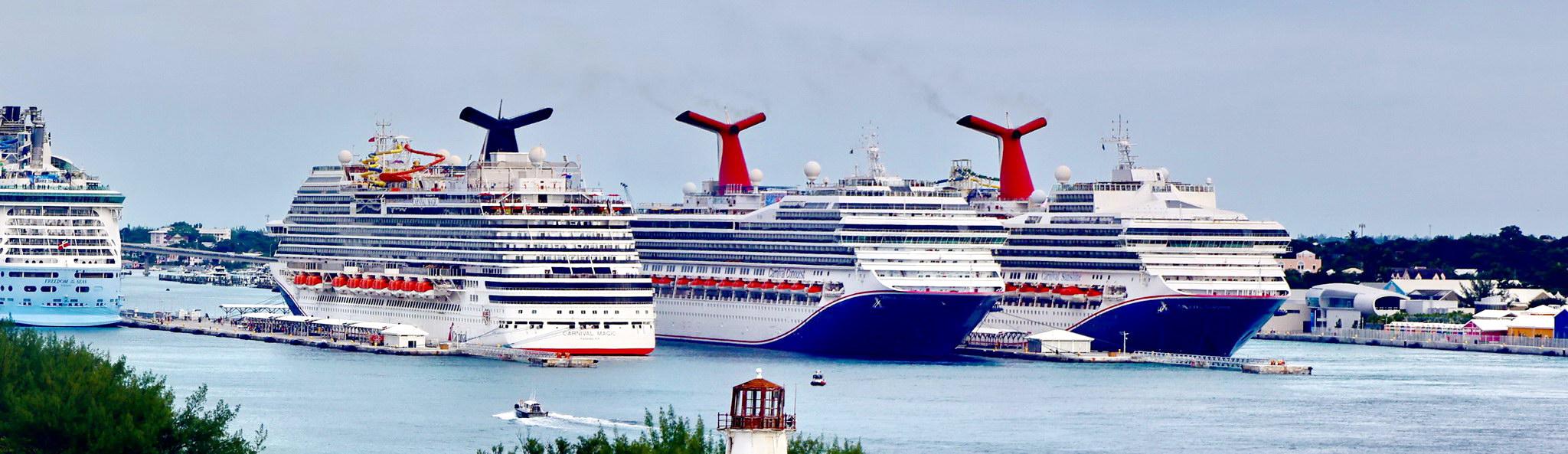 Корпорация Carnival замедлит темпы строительства новых лайнеров