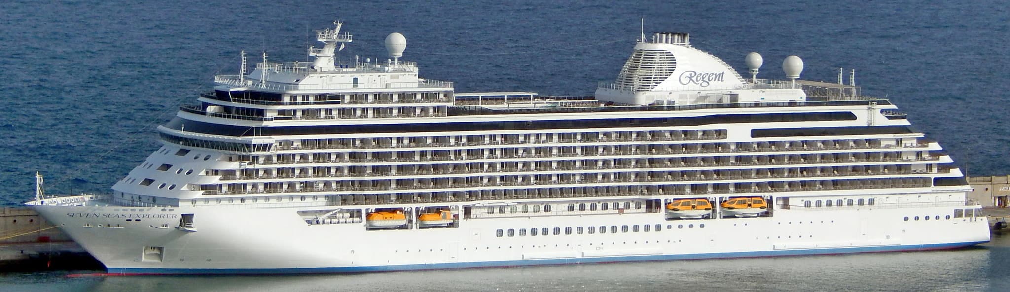 Самый дорогой лайнер класса люкс Seven Seas Explorer крещён в Монте-Карло